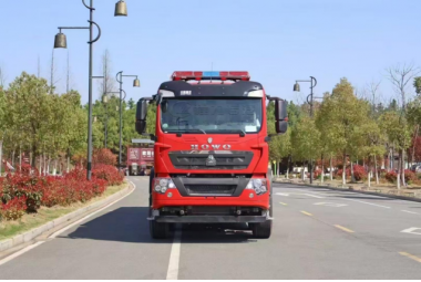 SINOTRUK HOWO 24800L fire truck