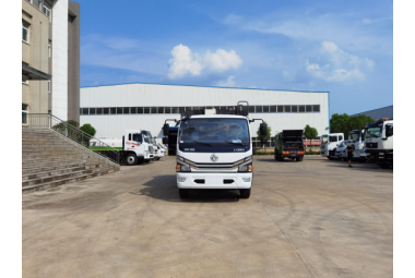 Dongfeng 7200L compressed garbage truck